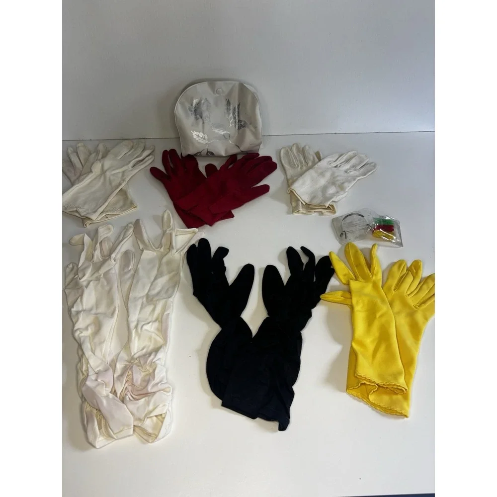Vintage Ladies Glove Lot of 6, Red, White, Black, Yellow Small With Organizer